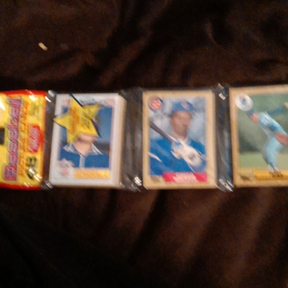 COPY - 1987 Topps rack pack containing 48 cards
